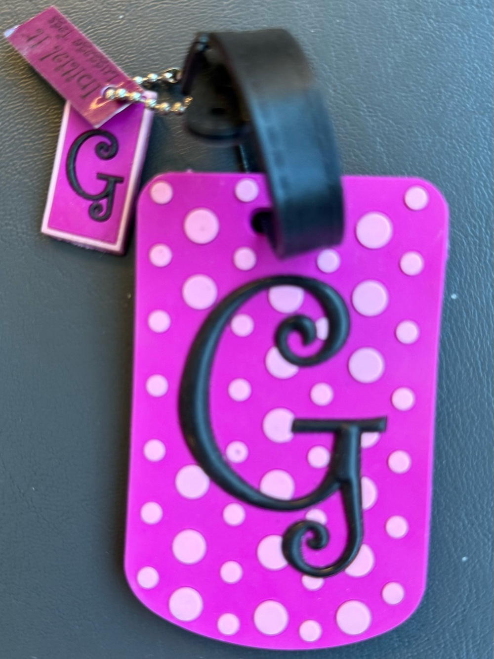 Initial 'G' Polka Dot Luggage Tag in Bright Purple